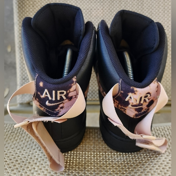 AIR FORCE 1 HIGH- SIZE 9.5- BLK/PARTICLE BEIGE- ACID WASH - Picture 7 of 12